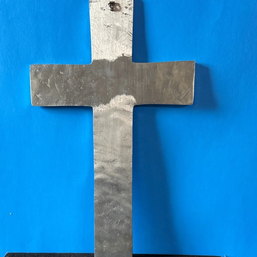 Elegant metal Silver Wall Cross (heavy)